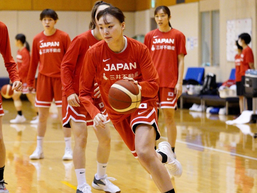 バスケ女子日本代表強化合宿で奮闘するルーキーの𠮷田舞衣、「メンタル面でいろんなことを学ばせていただいた」