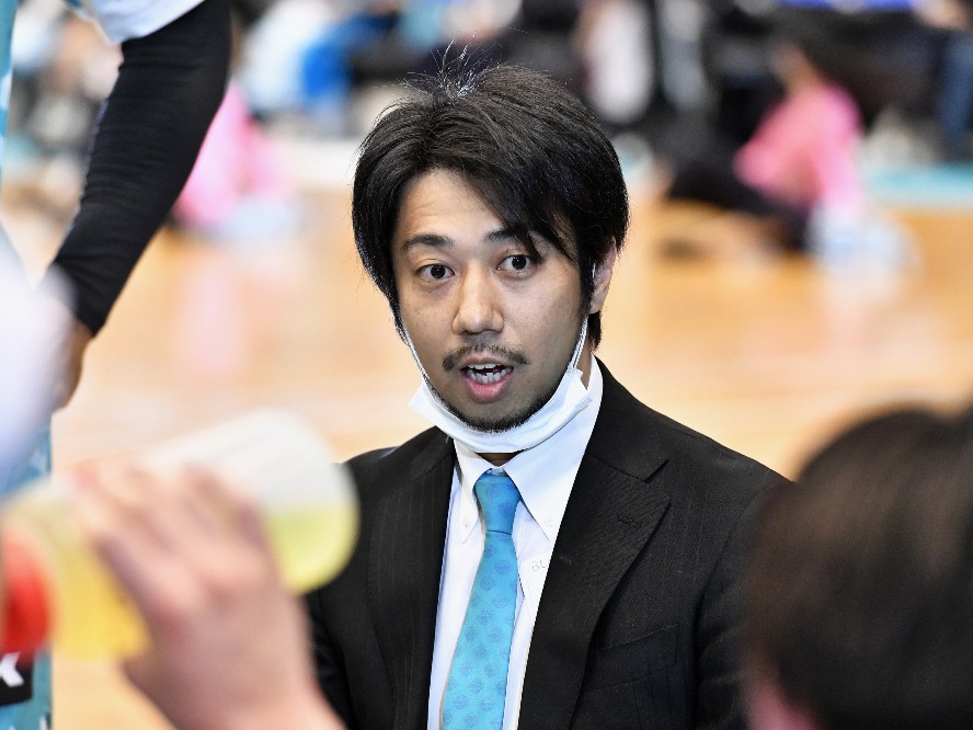 京都ハンナリーズが2シーズン指揮を執った小川伸也と双方合意の上で契約を解除
