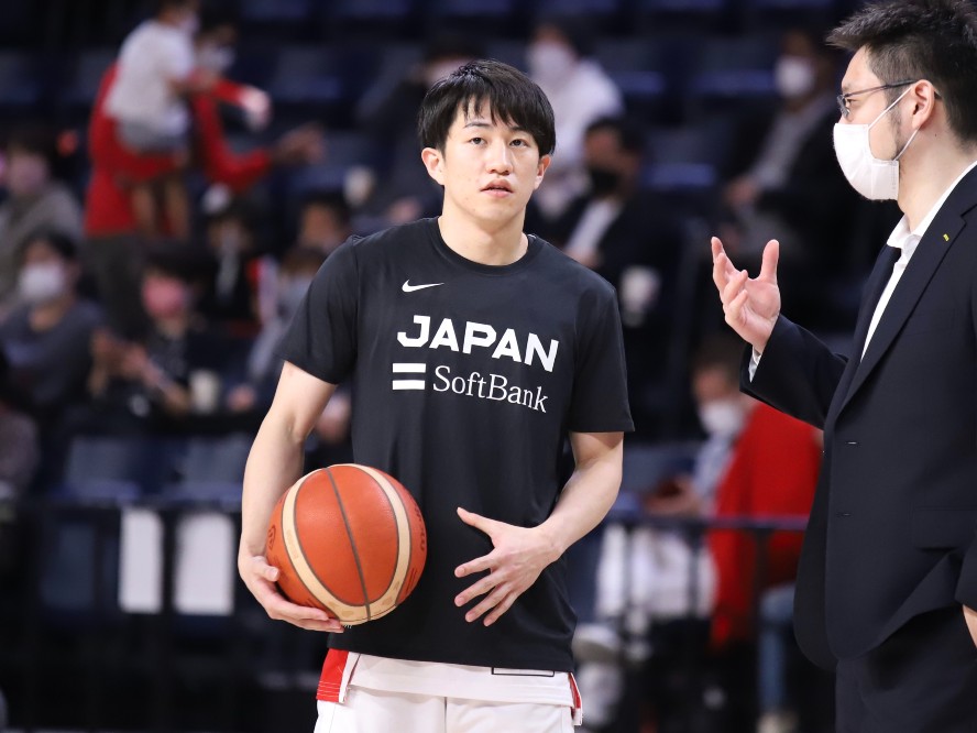 ワールドカップ予選に挑むバスケ日本代表、司令塔の齋藤拓実は「スコアの部分を意識してやりたい」と意気込む