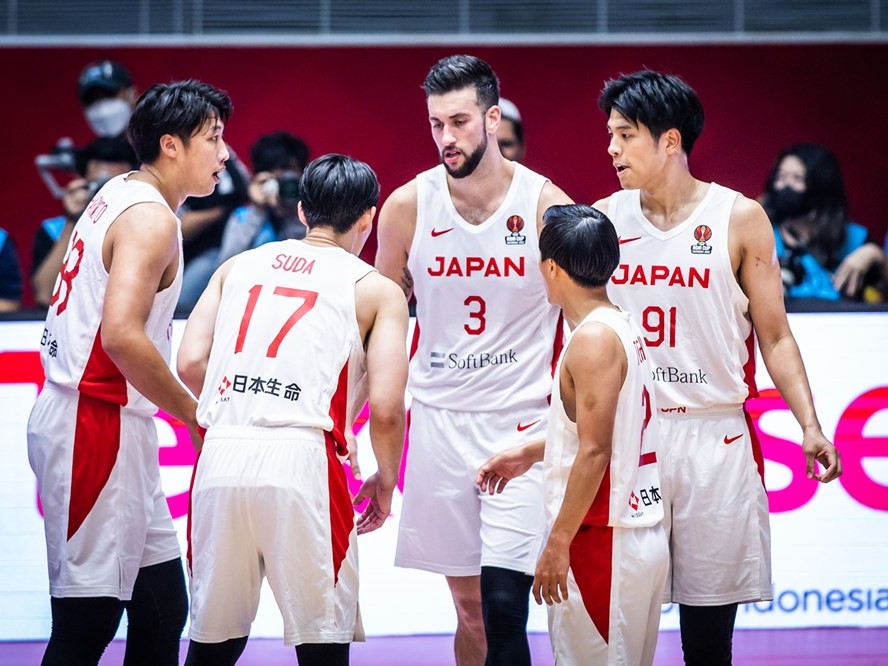 バスケ日本代表がアジアカップでフィリピンに快勝、指揮官ホーバスは「フィジカル、インテンシティで対抗できた」と勝因を語る