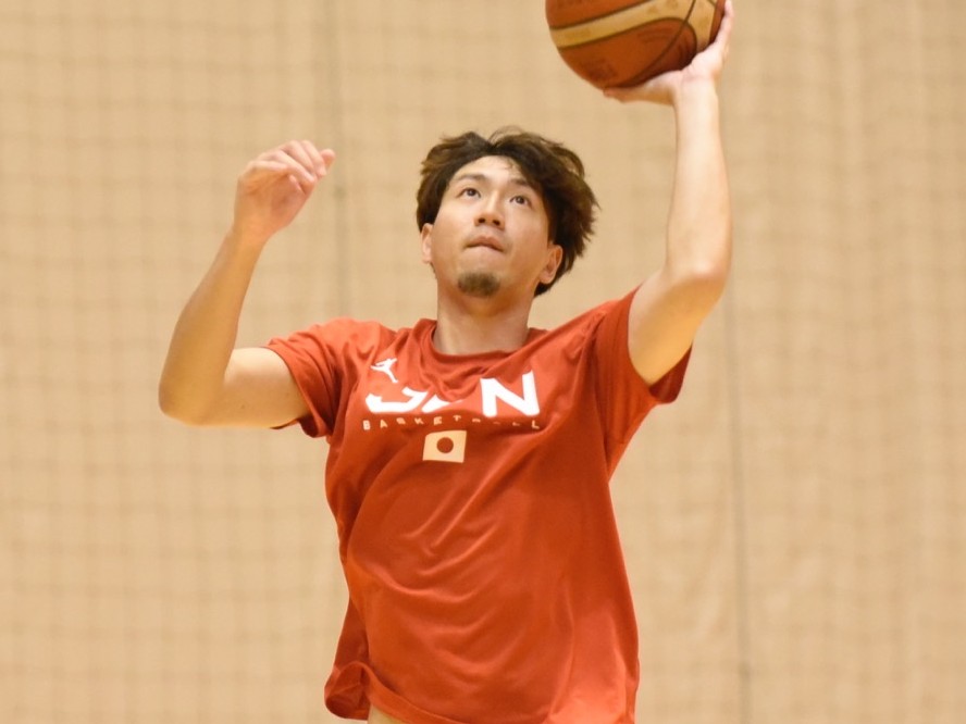 バスケ男子日本代表の比江島慎は指揮官の要求に応えつつエースを担う「試合の流れが悪い時、個で打開できる自信はある」