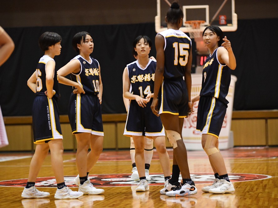 8月27日から開幕したバスケ『U18日清食品トップリーグ2022』、インターハイ1位の京都精華と2位の大阪薫英が連勝を飾る